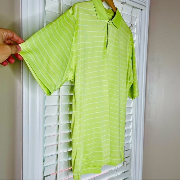 🩷EASE MENS SIZE MEDIUM GREEN WHITE PINSTRIPED GOLF SHIRT POLYESTER GOOD COND - Picture 3 of 4